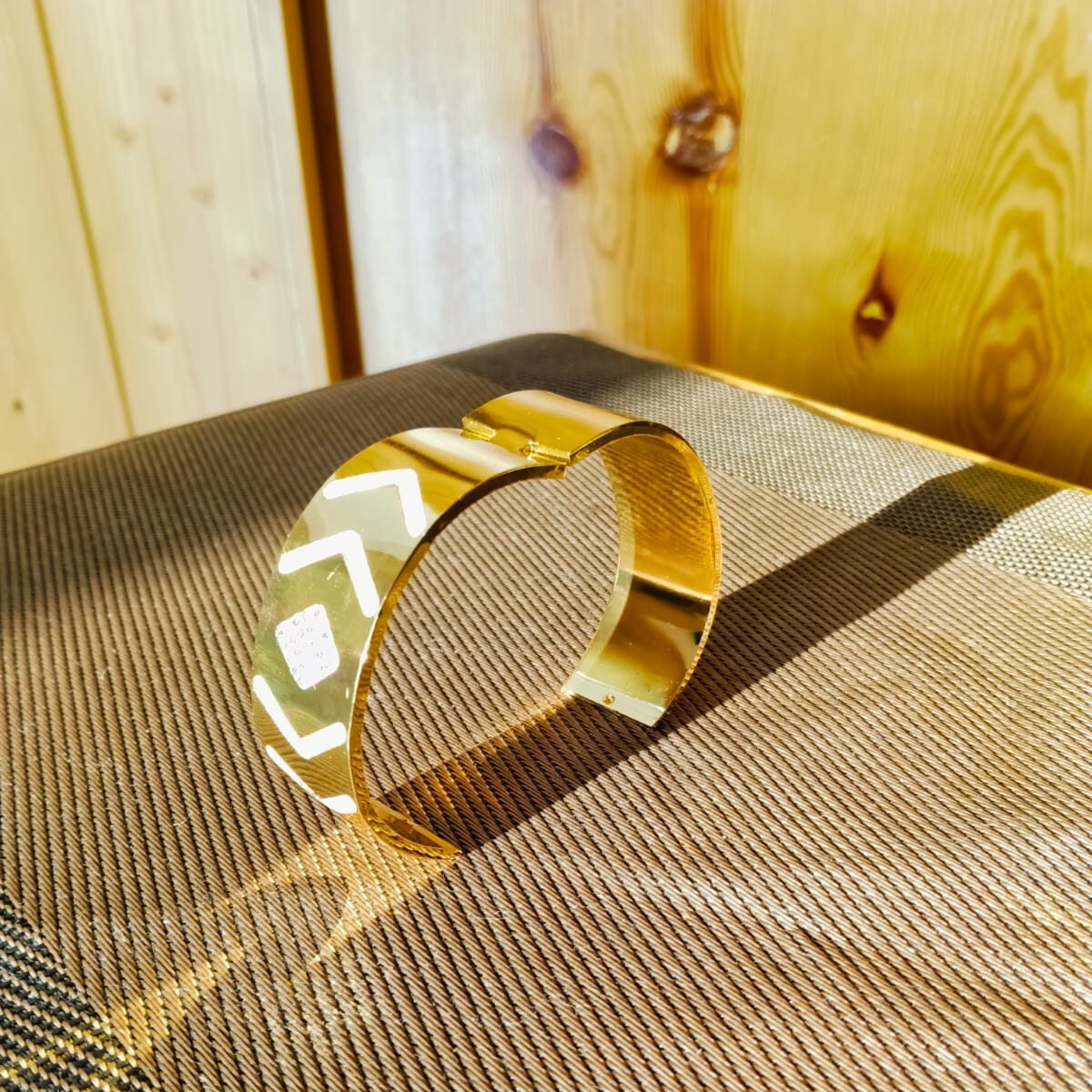 PJ 18k Chevron Kada with Crystal Accent PJ 18k Chevron Kada with Crystal Accent