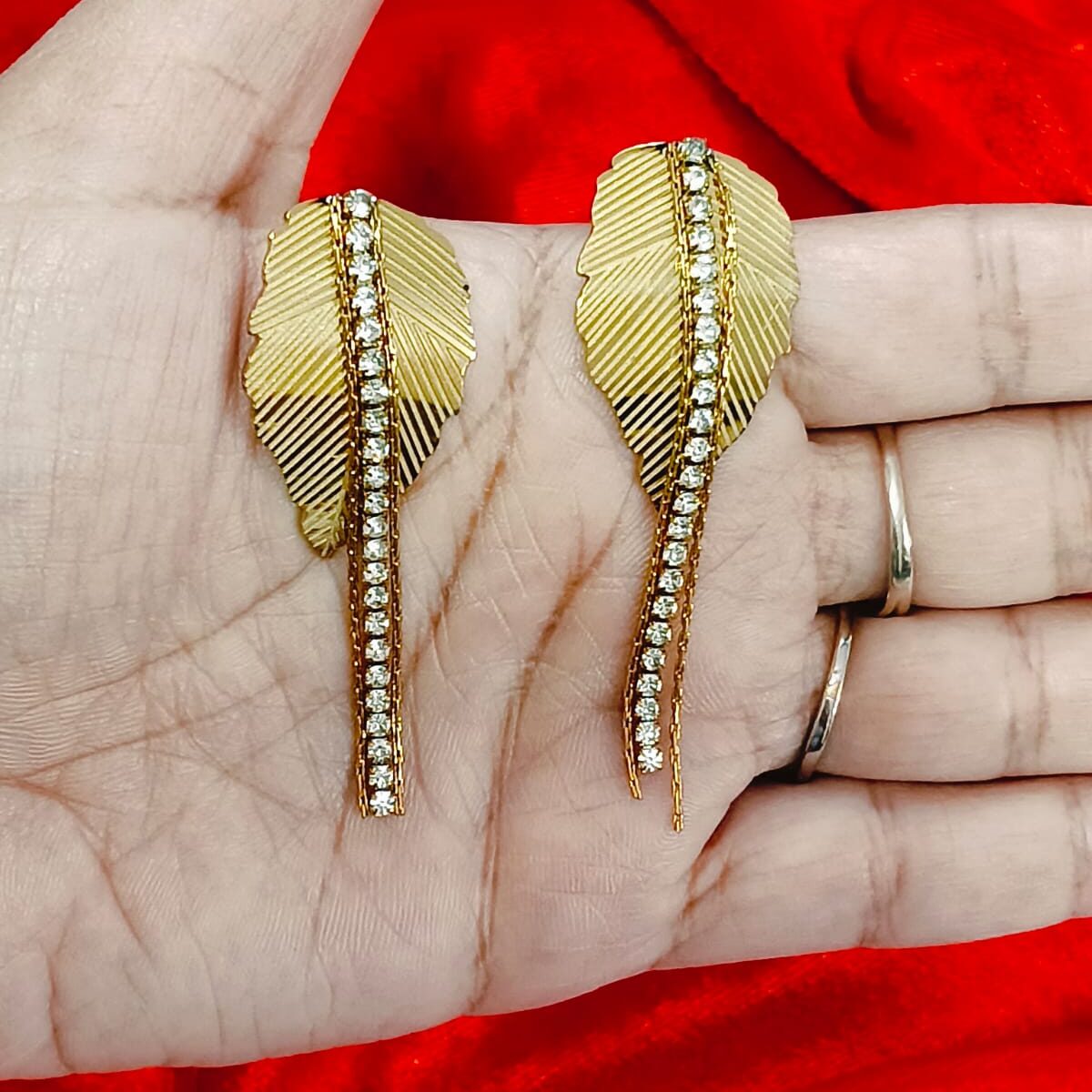 PJ Gold-Plated Ribbed Metallic Leaf Design Earrings (4) PJ Gold-Plated Ribbed Metallic Leaf Design Earrings