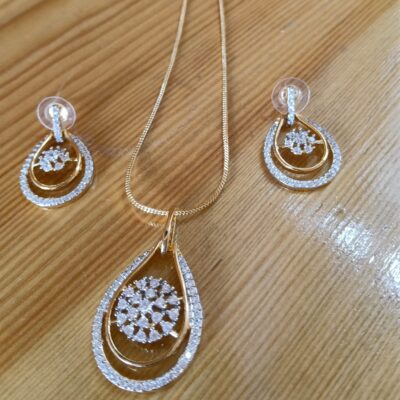 PRAREKA 22k Glided Orbit Pendant Set