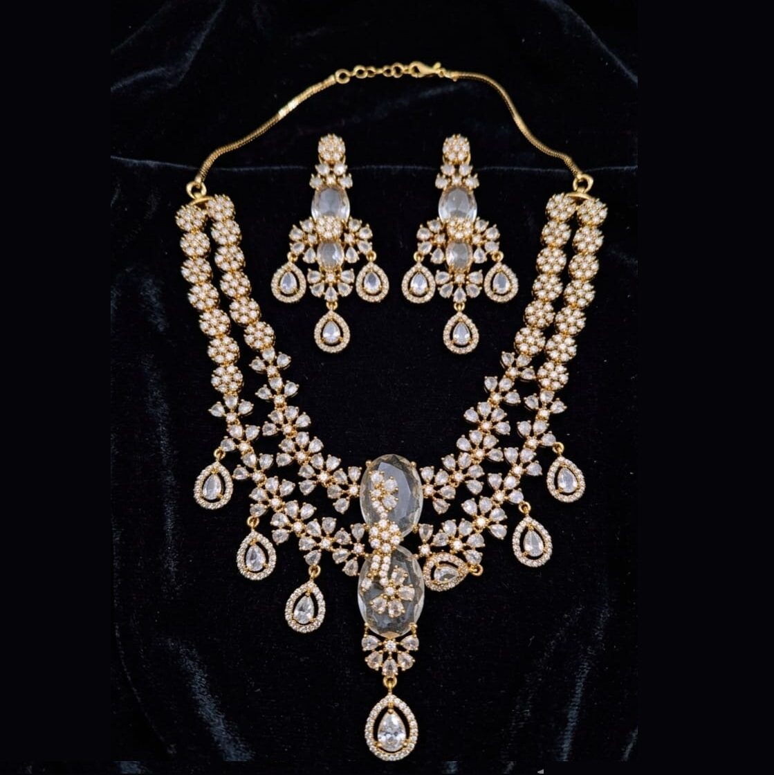 PJ Floral Clusters and Teardrop-Shaped Necklace Set