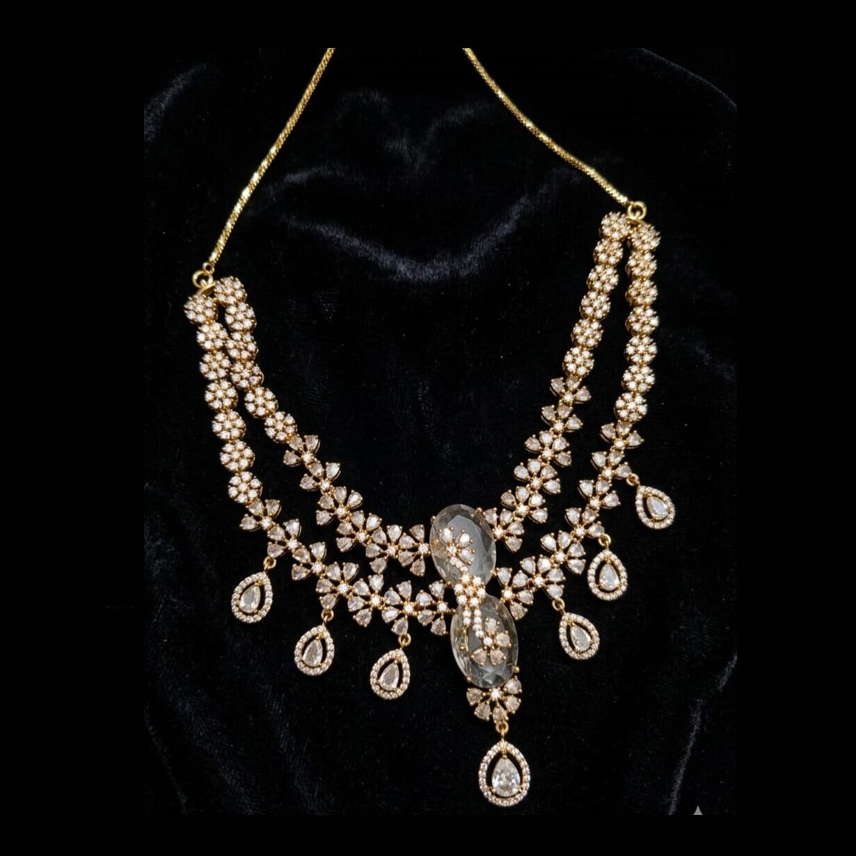 PJ Floral Clusters and Teardrop-Shaped Necklace Set