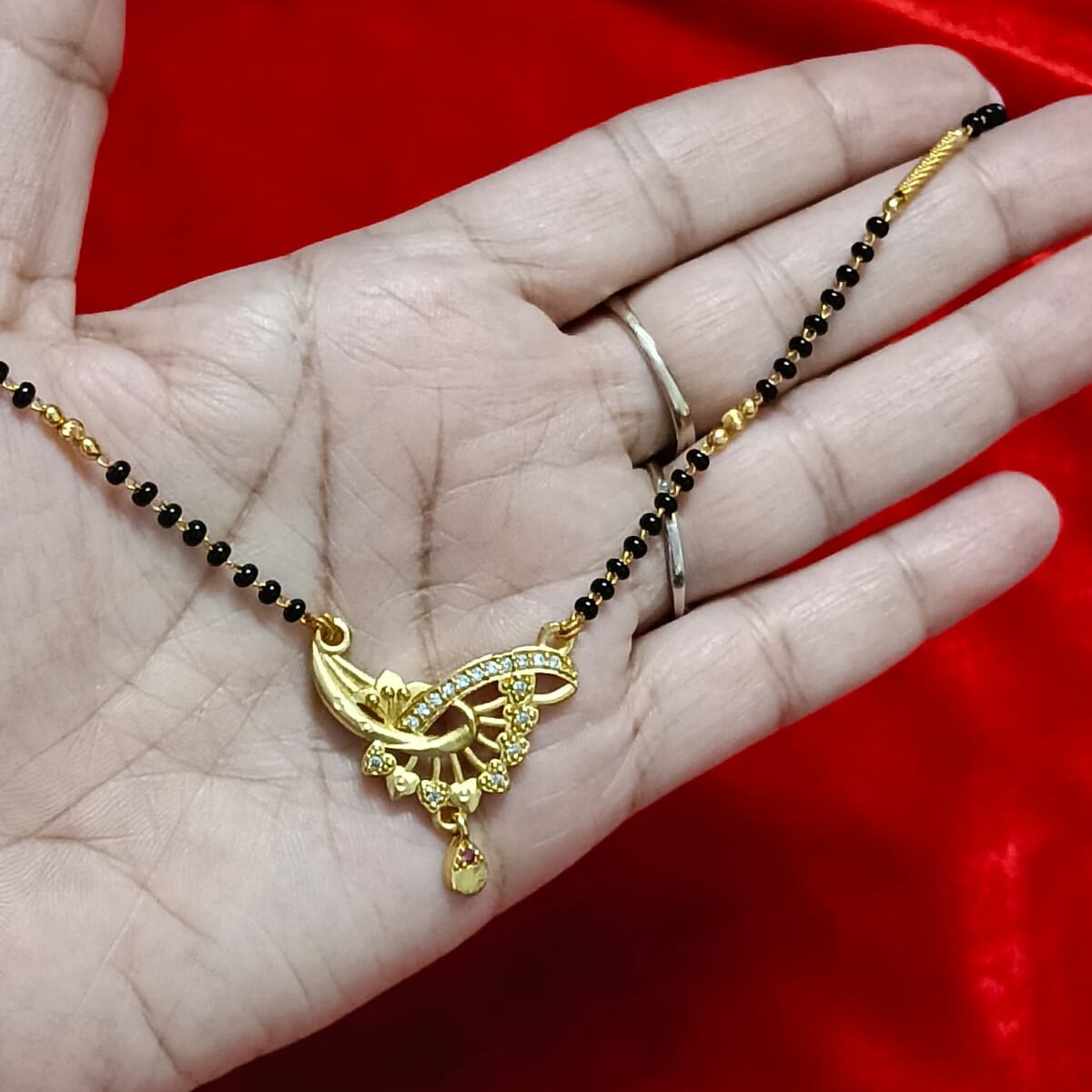PRAREKA Archway of Love- Mangalsutra