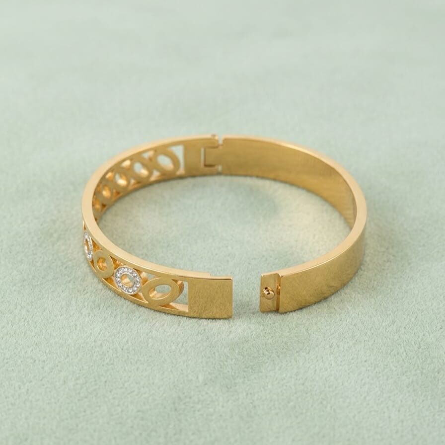PRAREKA Crystal Oval Gold Bracelet
