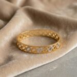 PRAREKA Crystal Oval Gold Bracelet PRAREKA Crystal Oval Gold Bracelet