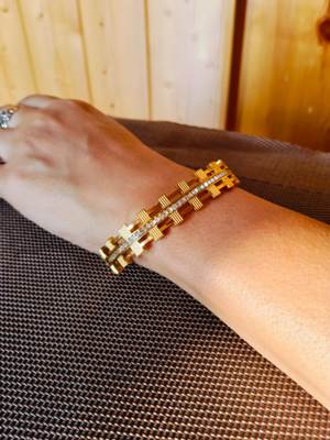 PRAREKA Hinged Rigid Bracelet