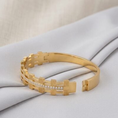 Hinged Rigid Bracelet