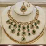 PRAREKA Royal Emerald Cascade Set