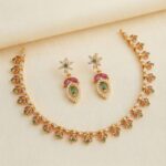 PRAREKA Elegant Floral Choker