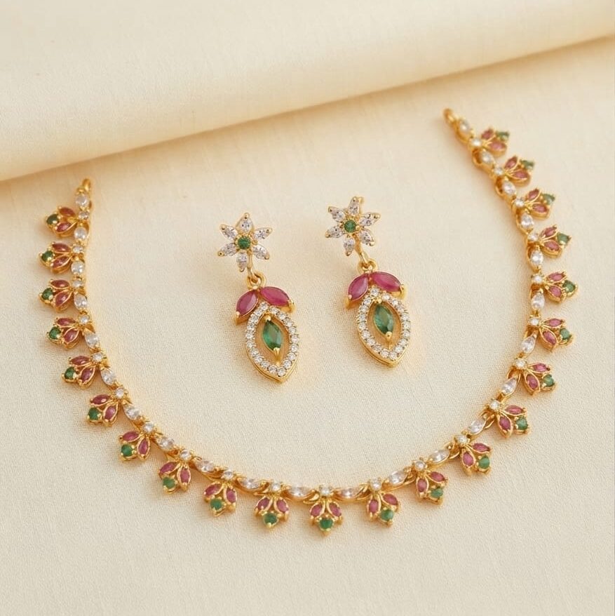 PRAREKA Elegant Floral Choker